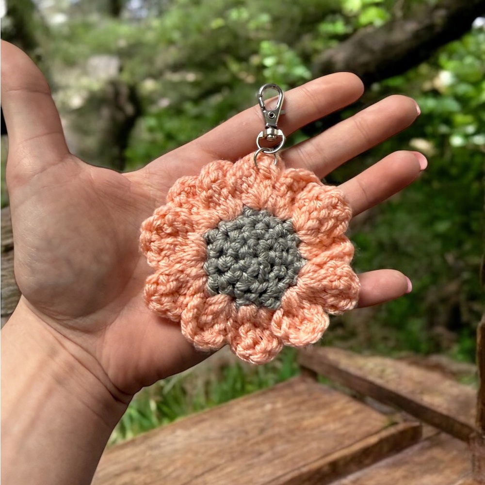 - Crochet Flower Keychain - Picture 3 of 3